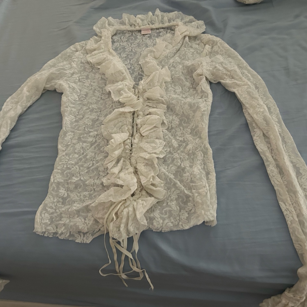 Lonly hearts lace tie up shirt